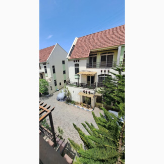 4bdrm Duplex in Banana Island for sale