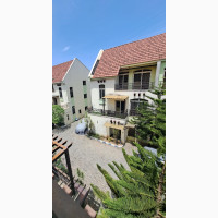 4bdrm Duplex in Banana Island for sale