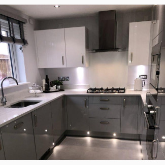 Fitted Kitchen With Accessories