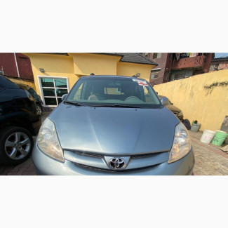 Toyota Sienna XLE 7 Passenger 2010 Green