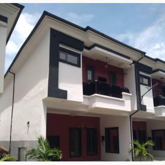 4bdrm Townhouse / Terrace in Ikota Villa for rent