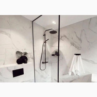 Shower Fixed Door With Black Matt Accessories