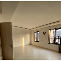 4bdrm Duplex in Jahi Gilmore for rent