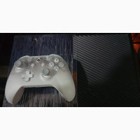 Xbox One with FIFA 22 and Wireless Pad - Game Consoles