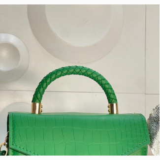 Medium Bags Available at Affordable Price