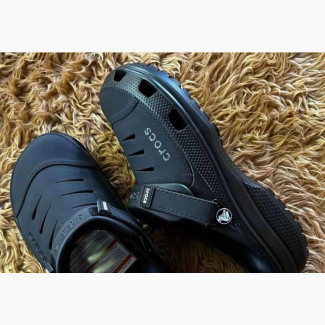 Yukon Crocs Slippers