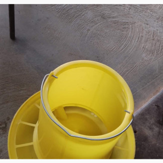 Feeders for Day Old Chicks