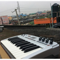 M-Audio Oxygen 8 V2 25-Key MIDI Keyboard Controller
