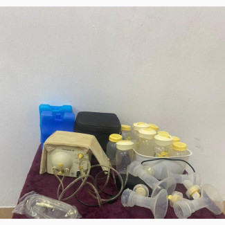 Medela Electric Breast Pump With Extra Parts