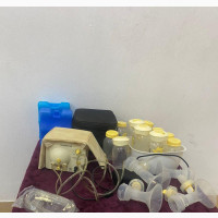 Medela Electric Breast Pump With Extra Parts