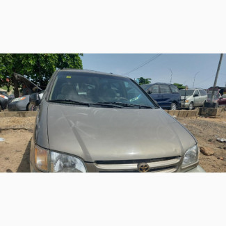 Toyota Sienna LE 3dr 1999 Gold