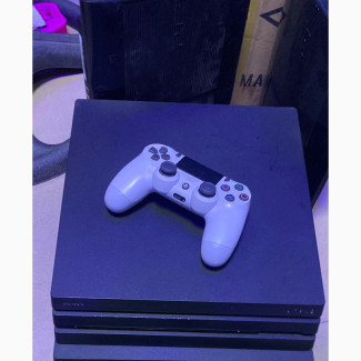 Playstation 4 Pro With Pad