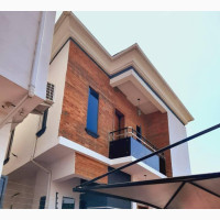 Newly-built 5bdrm Duplex in Chevron for sale