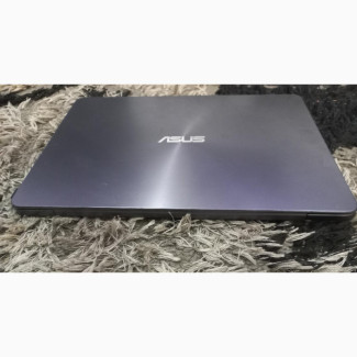 Laptop Asus ZenBook UX430UA 16GB Intel Core I7 SSD 512GB
