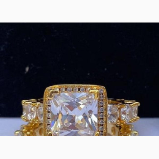 Sophisticated Crystal Classic Wedding Ring - Unisex - Brand New