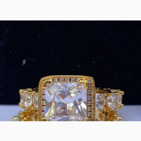 Sophisticated Crystal Classic Wedding Ring - Unisex - Brand New