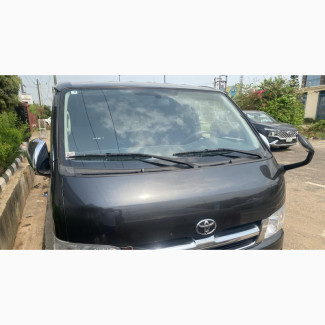 Toyota HiAce 2015 Black