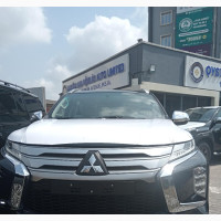 Mitsubishi Montero Sport 2023 Black