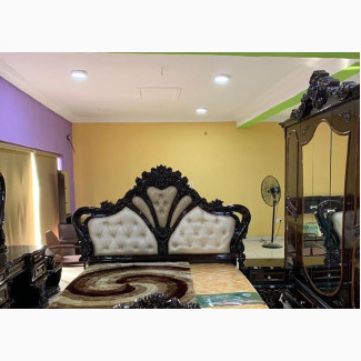 6/7 Bed Frame With Dressing Mirror and Two Side Tables