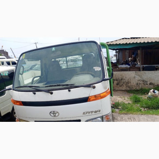 Toyota Dyna 150 - Green Bucket Included