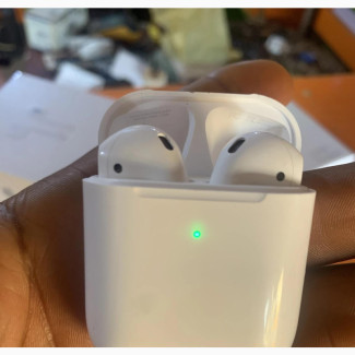 Original Apple Airpods (Generation 2)
