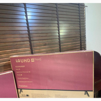 Home Fit Smart TV LG 43 Inches Frameless