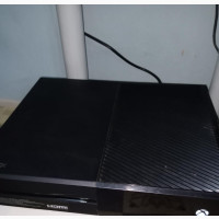 Xbox One With 1 Wireless Pad / Ps4 Fat With 2 Pads