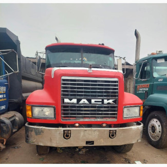 Mack Ch Tractor Head Red Ten Tyres With Camel Spring