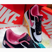 Nike Sneaker - Comfortable and Stylish