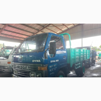 Direct Toyota Dyna 200 With 2RZ Petrol Engine, 6 Tyres