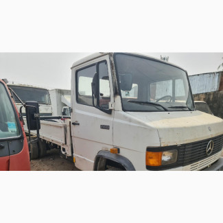 Super Clean Foreign Used Mercedes-Benz 711D Truck