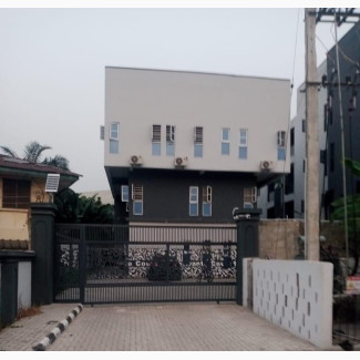 4bdrm Townhouse / Terrace in Avante Court, Yaba for rent