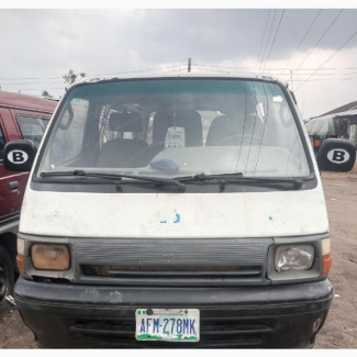 Toyota HiAce 1981 White
