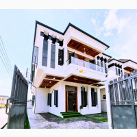 Luxurious 5 Bedroom Duplex in the Heart of Lekki, Lagos Nigeria