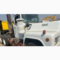 Clean Mack Trailer Head R Model
