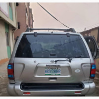 Nissan Pathfinder 2002 Silver