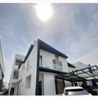 4bdrm Maisonette in Lekki for rent
