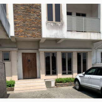 4 Bedroom Duplex With BQ for Office Use in Lekki Phase 1
