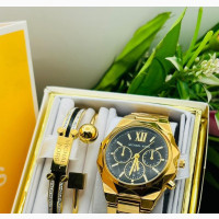 Micheal Kors Ladies Watch Set With Micheal Kors Bracelet