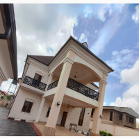 5bdrm Duplex in Golden Key House, Oluyole Estate for rent