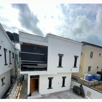 5bdrm House in Ikota Villa Estate for sale