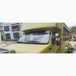 Ford E350 2009 Yellow