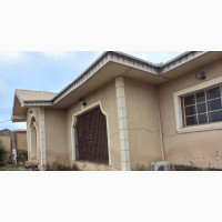 4bdrm Bungalow in Oloogbo Estate, Ibadan for sale