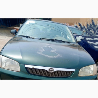 Mazda 323 2000 Green