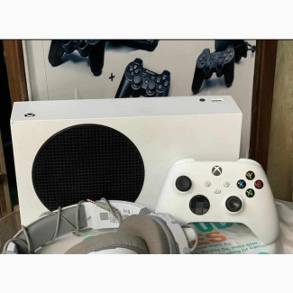 Xbox Series S With Turtle Beach Headphones