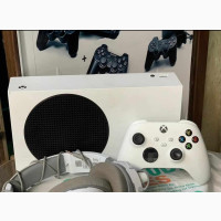 Xbox Series S With Turtle Beach Headphones