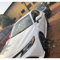 Toyota Camry XLE V6 FWD 2020 White