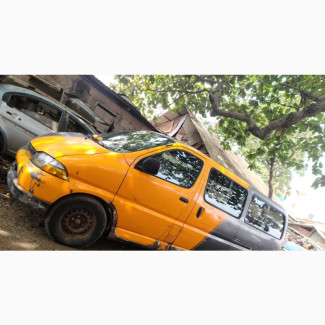 Toyota HiAce 2004 Yellow