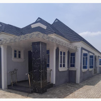 4bdrm Bungalow in Alaaka, Ibadan for Sale