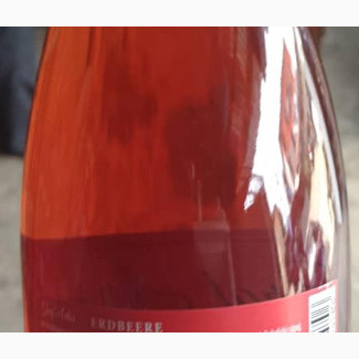 Foreign Fruit Wine Selling in Bulk and Retail